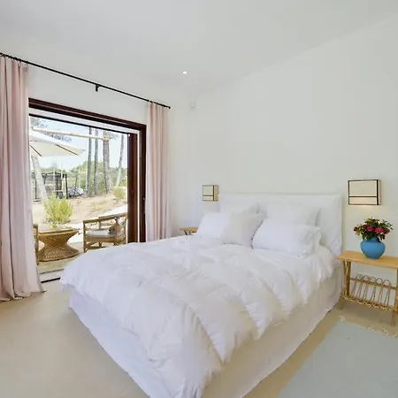 Wonderful Ibiza Blakstad San Rafael 5 Bedrooms A Tranquil Location Not Far Away From San Rafael San Rafael Villa
