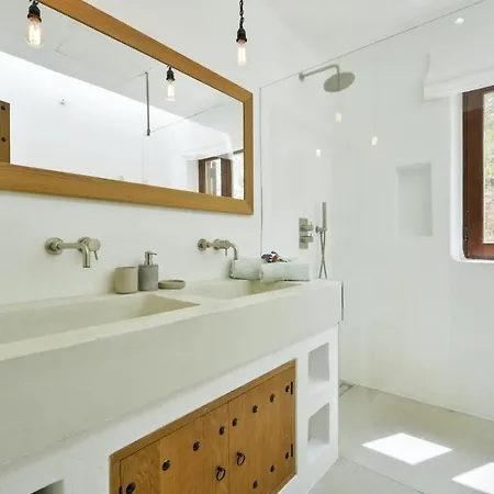 Wonderful Ibiza Blakstad San Rafael 5 Bedrooms A Tranquil Location Not Far Away From San Rafael San Rafael Villa